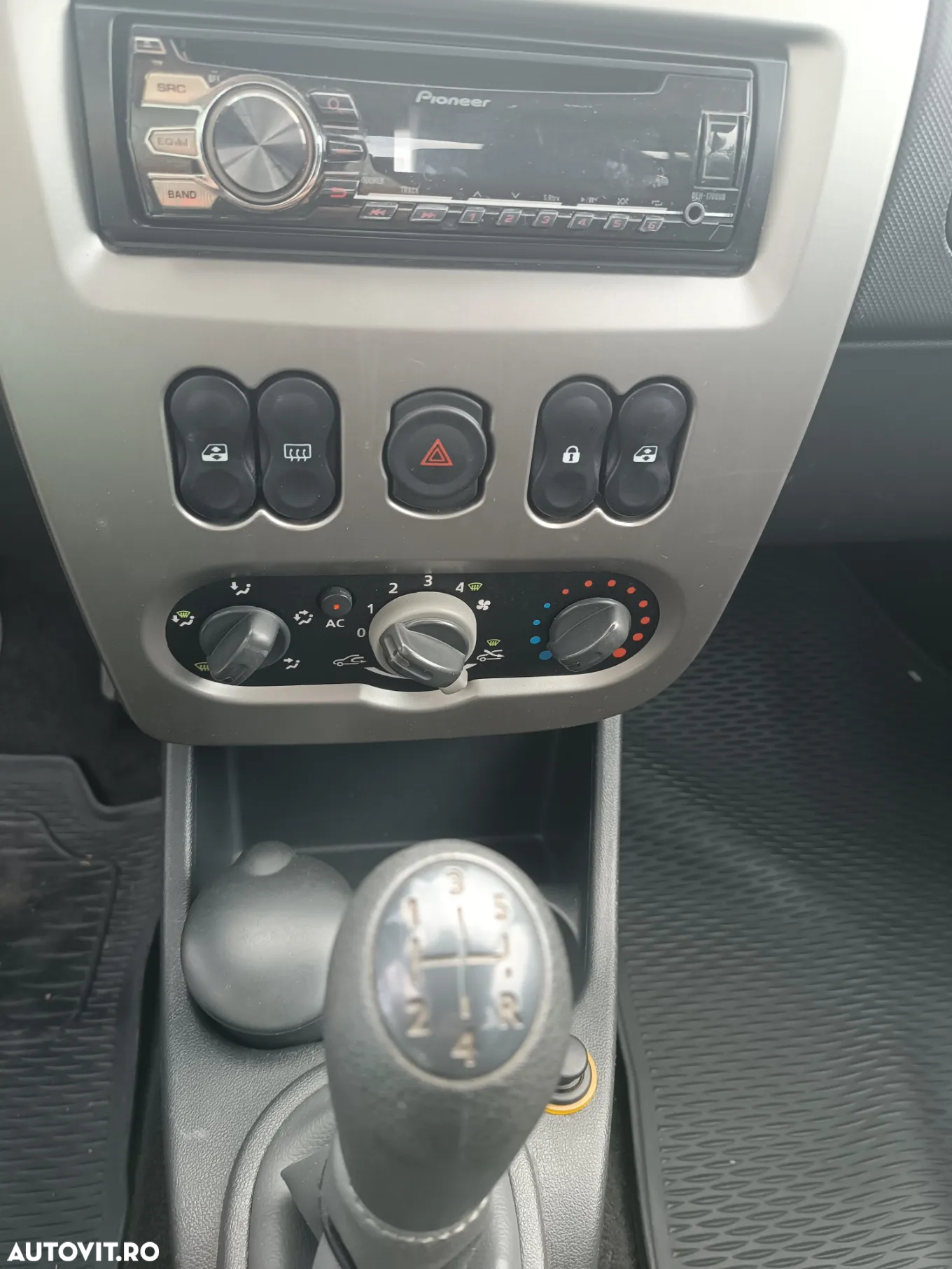 Dacia Sandero 1.6 MPI Stepway - 6