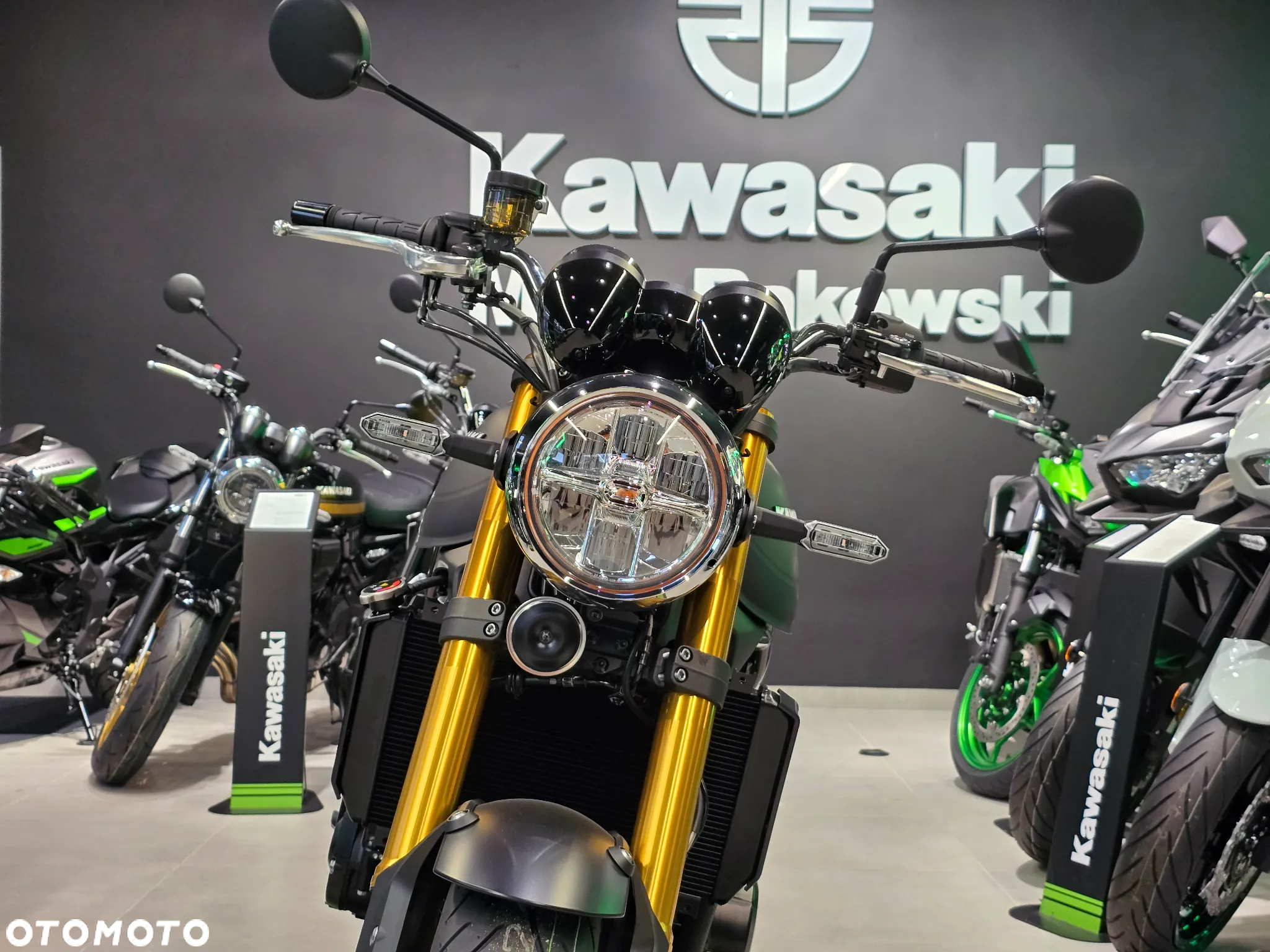 Kawasaki Z 900 RS - 9