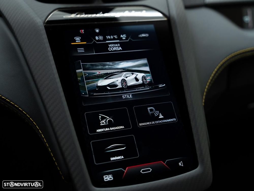 Lamborghini Revuelto - 25