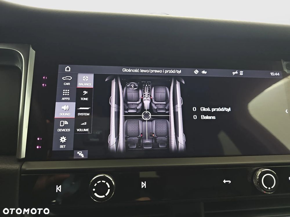 Porsche Macan T - 30