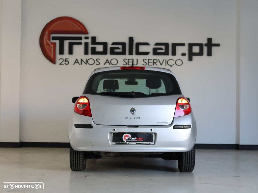 Renault Clio 1.2 16V Confort - 5