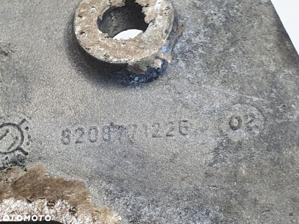 WTRYSKIWACZ Renault Megane III 1.5 DCI _ DPF łapa UCHWYT 8200771226 - 2