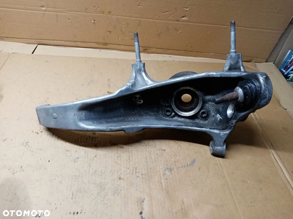 Zwrotnica prawy przód przednia prawa BMW M5 G30 F90 4.4 - 3