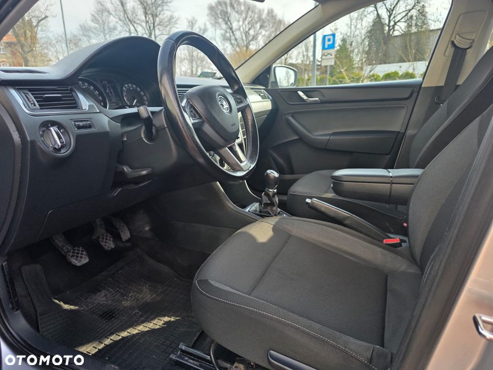 Skoda RAPID 1.6 TDI DPF Edition - 12