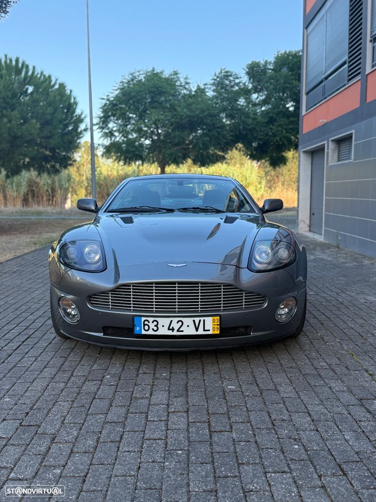 Aston Martin Vanquish - 2