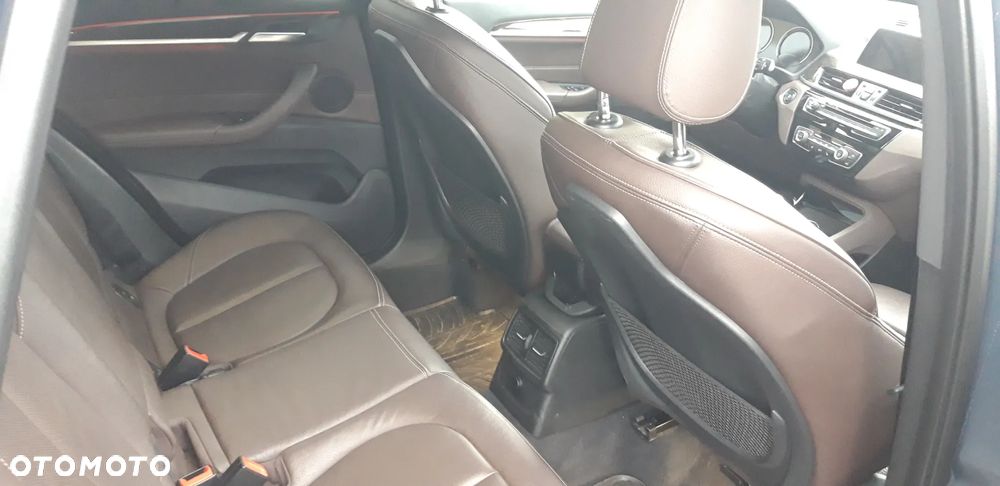 BMW X1 xDrive20i - 18
