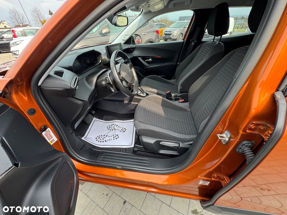 Peugeot 2008 1.2 PureTech Active S&S EAT8 - 21