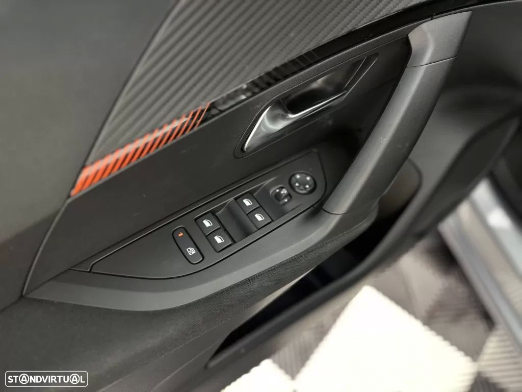 Peugeot e-2008 Active Pack - 29