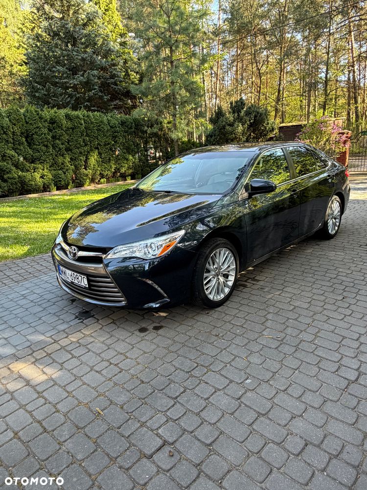 Toyota Camry 2.5 XLE - 2