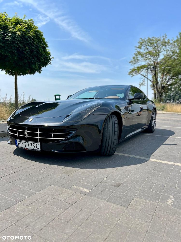 Ferrari FF - 14
