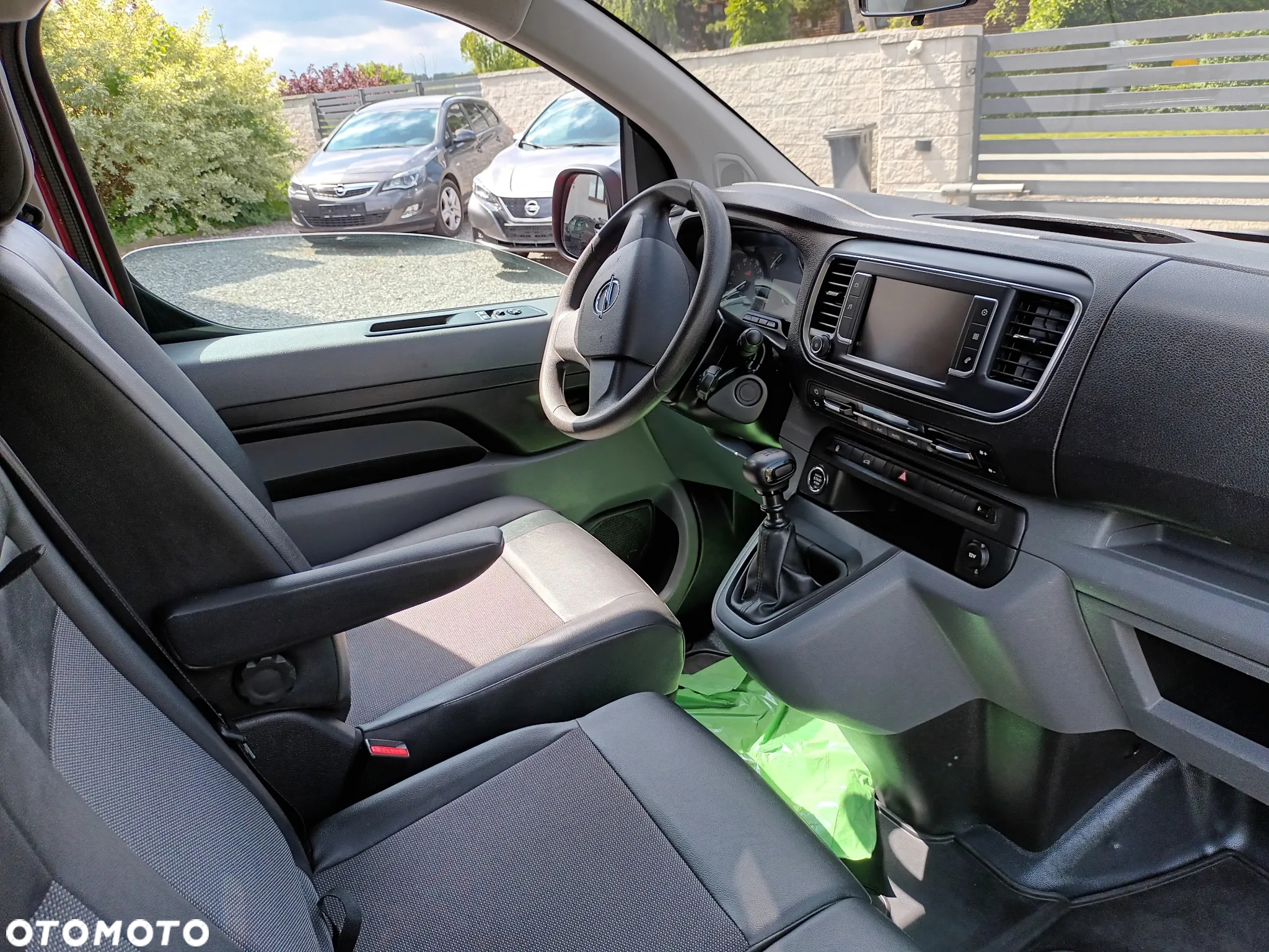 Opel Vivaro - 10