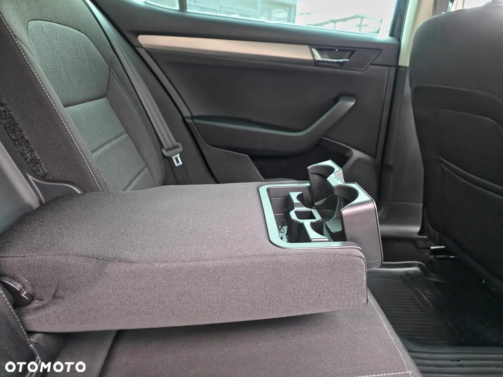 Skoda Superb 2.0 TSI Ambition DSG - 32