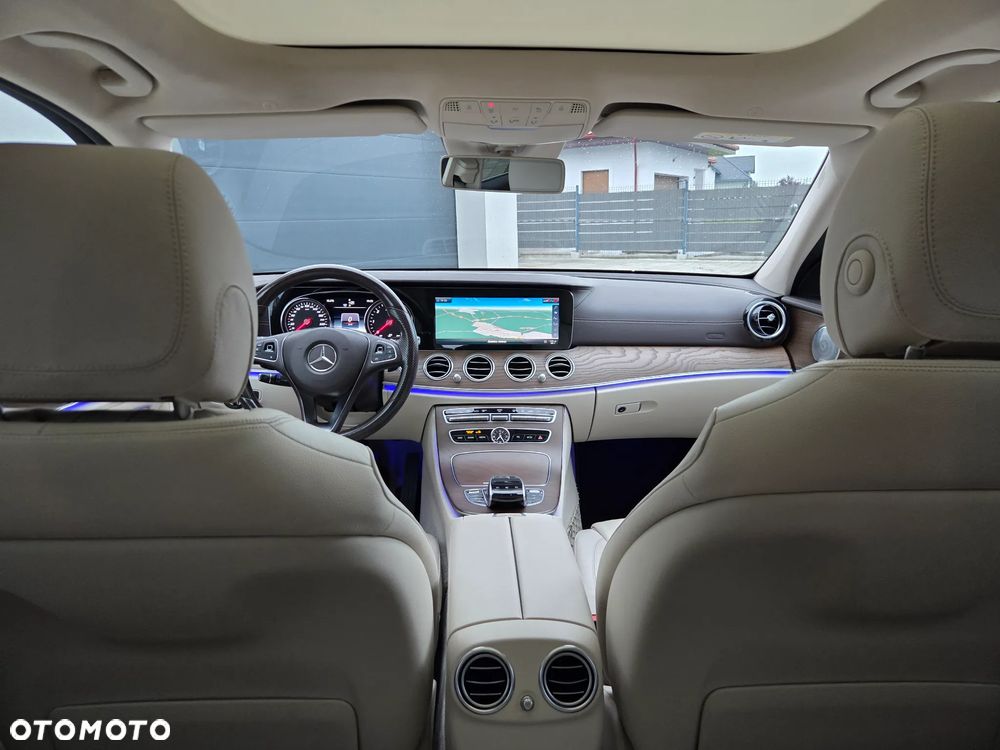 Mercedes-Benz Klasa E 220 d 9G-TRONIC Exclusive - 18