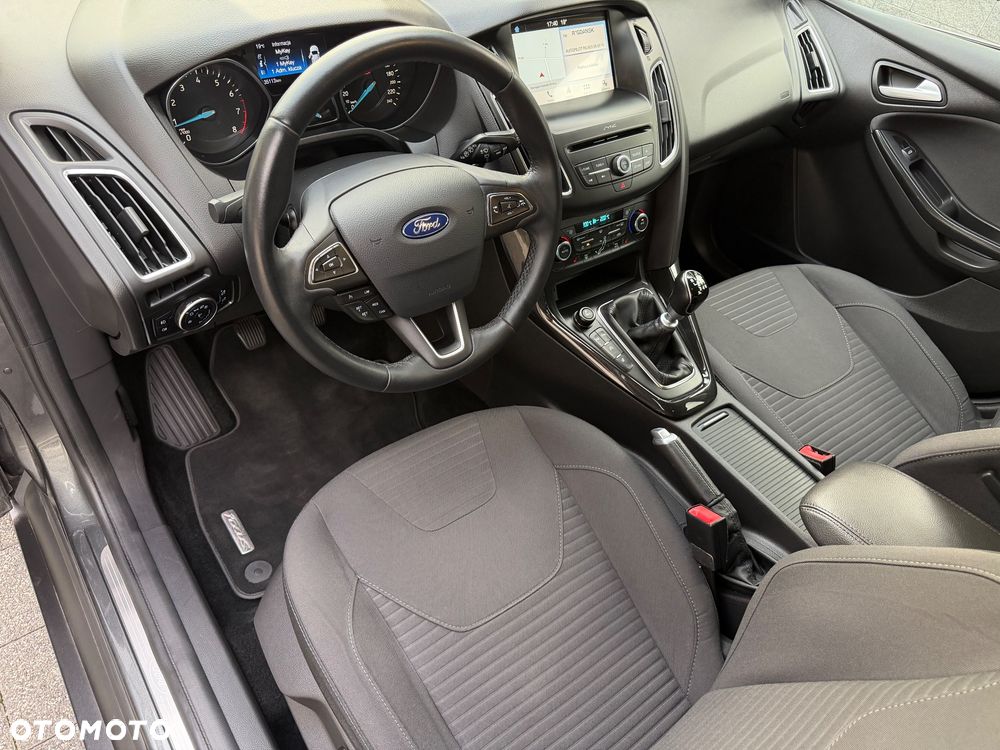 Ford Focus 1.0 EcoBoost STart-Stopp-System TITANIUM DESIGN - 23