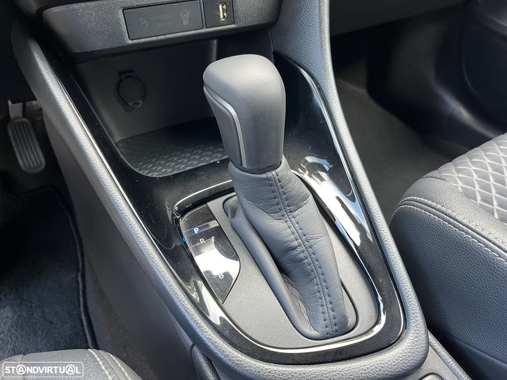 Toyota Yaris 1.5 HDF Premier Edition - 46