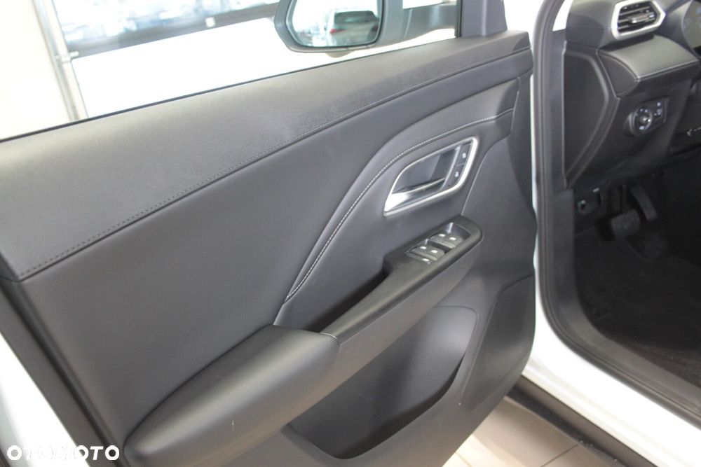 MG ZS Hybrid+ - 29