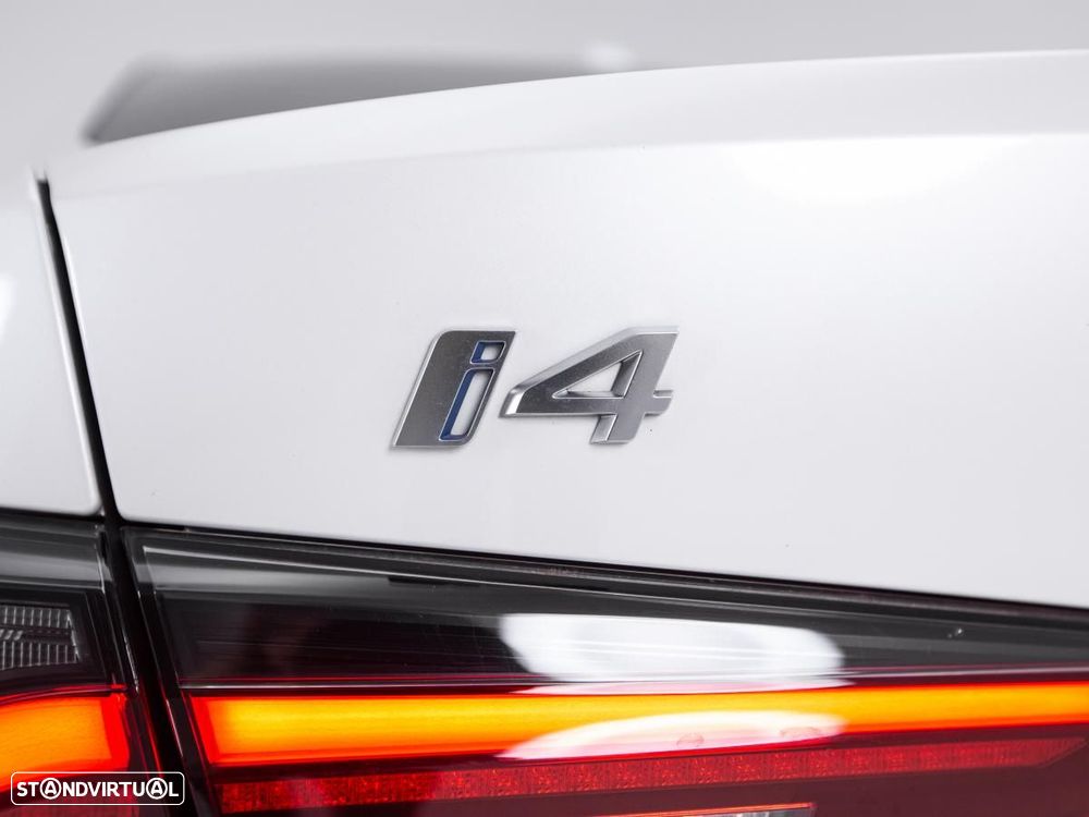 BMW i4 eDrive40 Pack Desportivo M - 16
