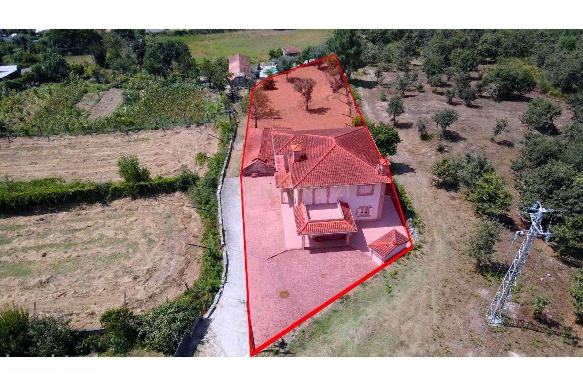 Moradia V4 + Moradia para Restauro + 1000 m² de terreno em Tabuado, Ma - Grande imagem: 2/27