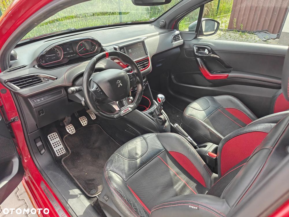 Peugeot 208 GTI 200 THP - 9