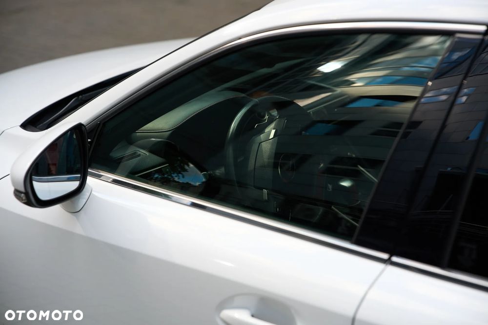 Lexus IS 300h F Sport - 10