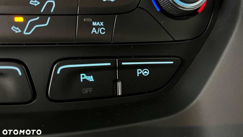 Ford Kuga - 40