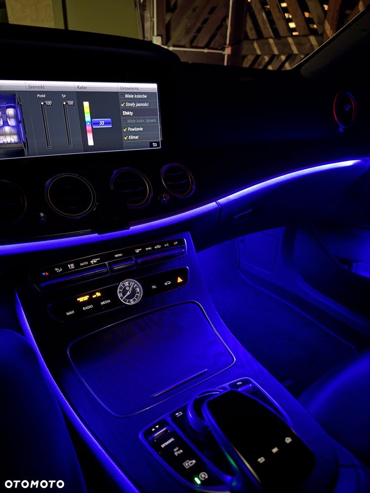 Mercedes-Benz Klasa E 220 d 4-Matic 9G-TRONIC - 17