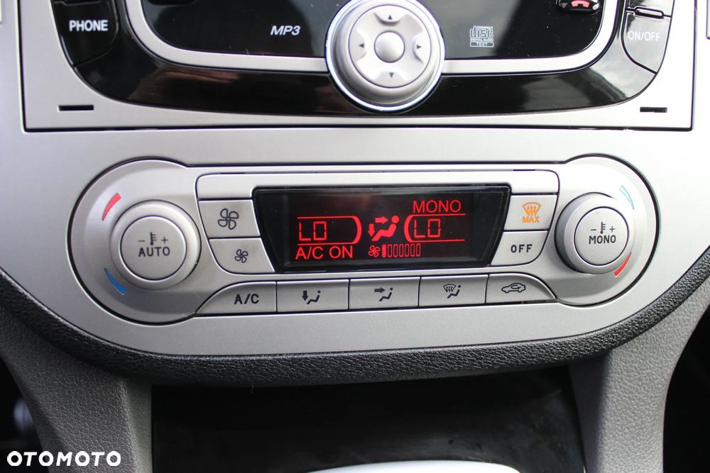 Ford Kuga 2.0 TDCi 4x4 Titanium - 31