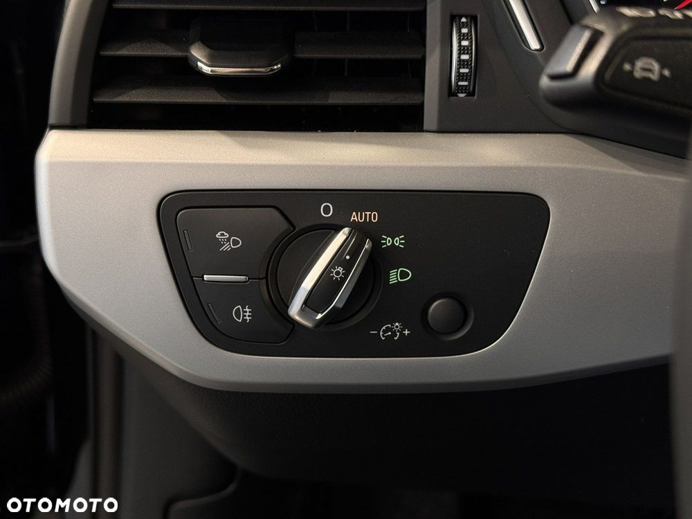 Audi A4 Limousine - 16