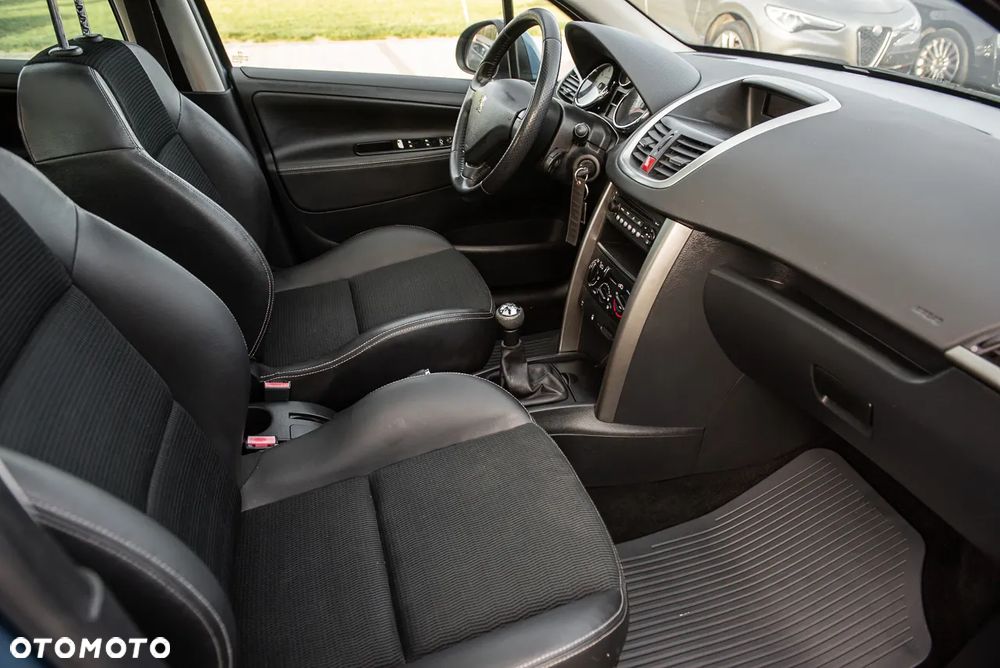 Peugeot 207 120 VTi Premium - 21