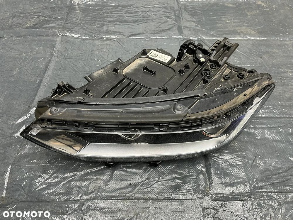 VW Passat B8 Lampa lewy przód oryginał 3G1941773D