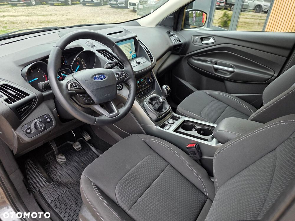 Ford Kuga - 10