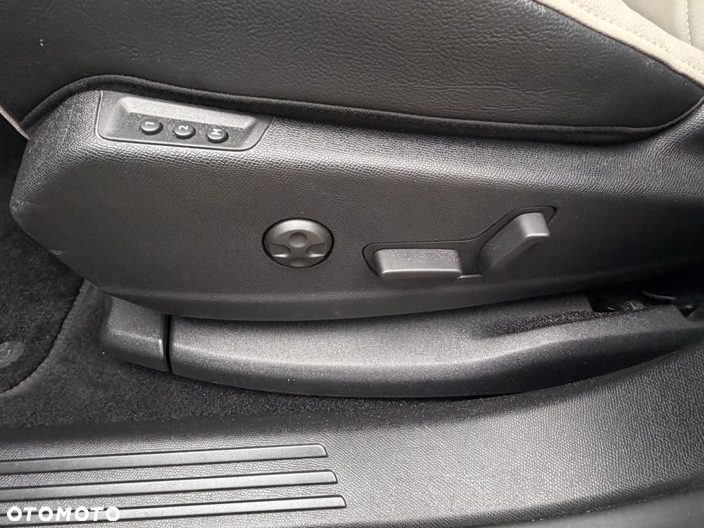 DS Automobiles DS 7 Crossback 1.6 E-Tense Bastille + - 12