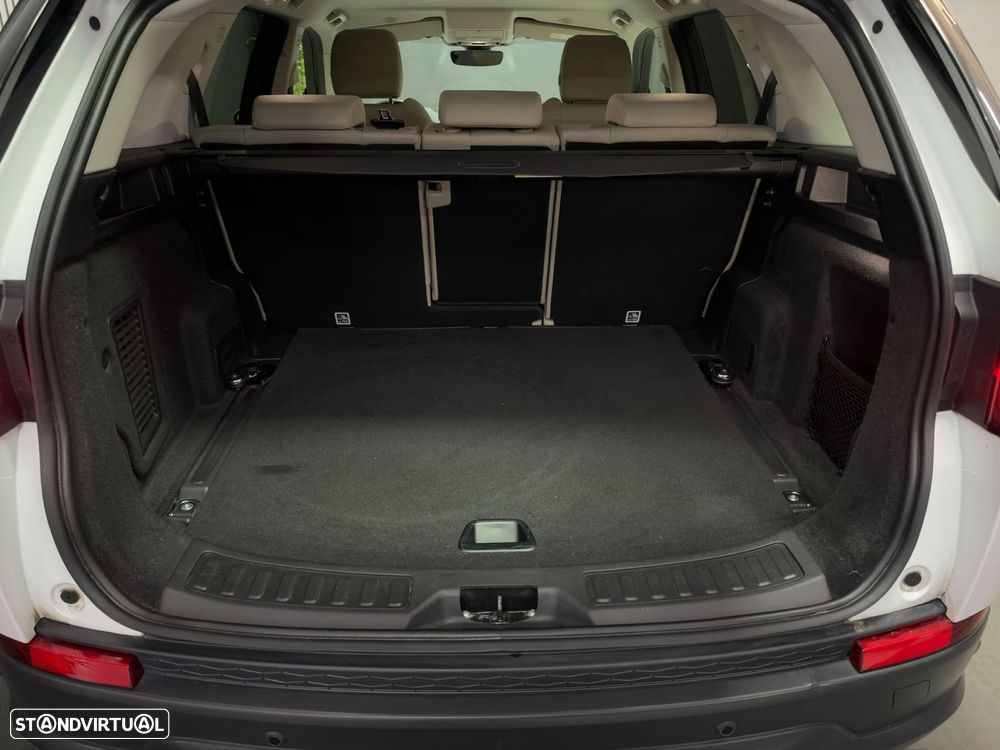 Land Rover Discovery Sport - 28