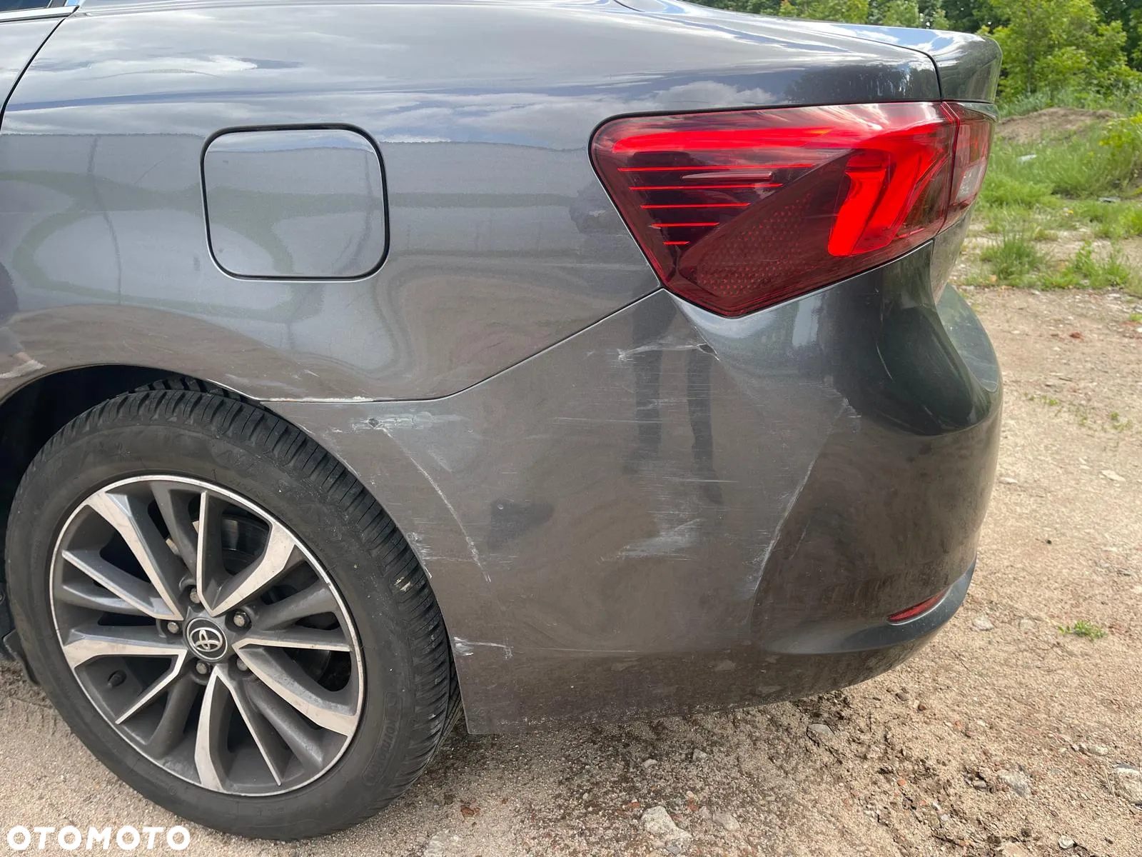 Toyota Avensis - 10