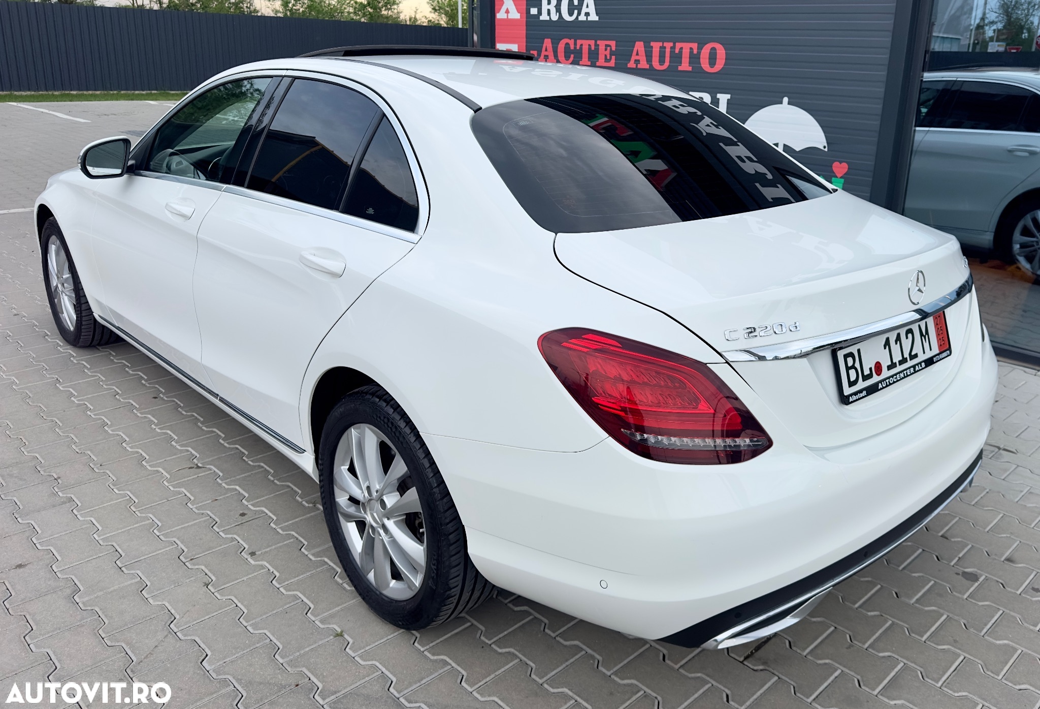 Mercedes-Benz C 220 d 4Matic T 9G-TRONIC AMG Line - 24
