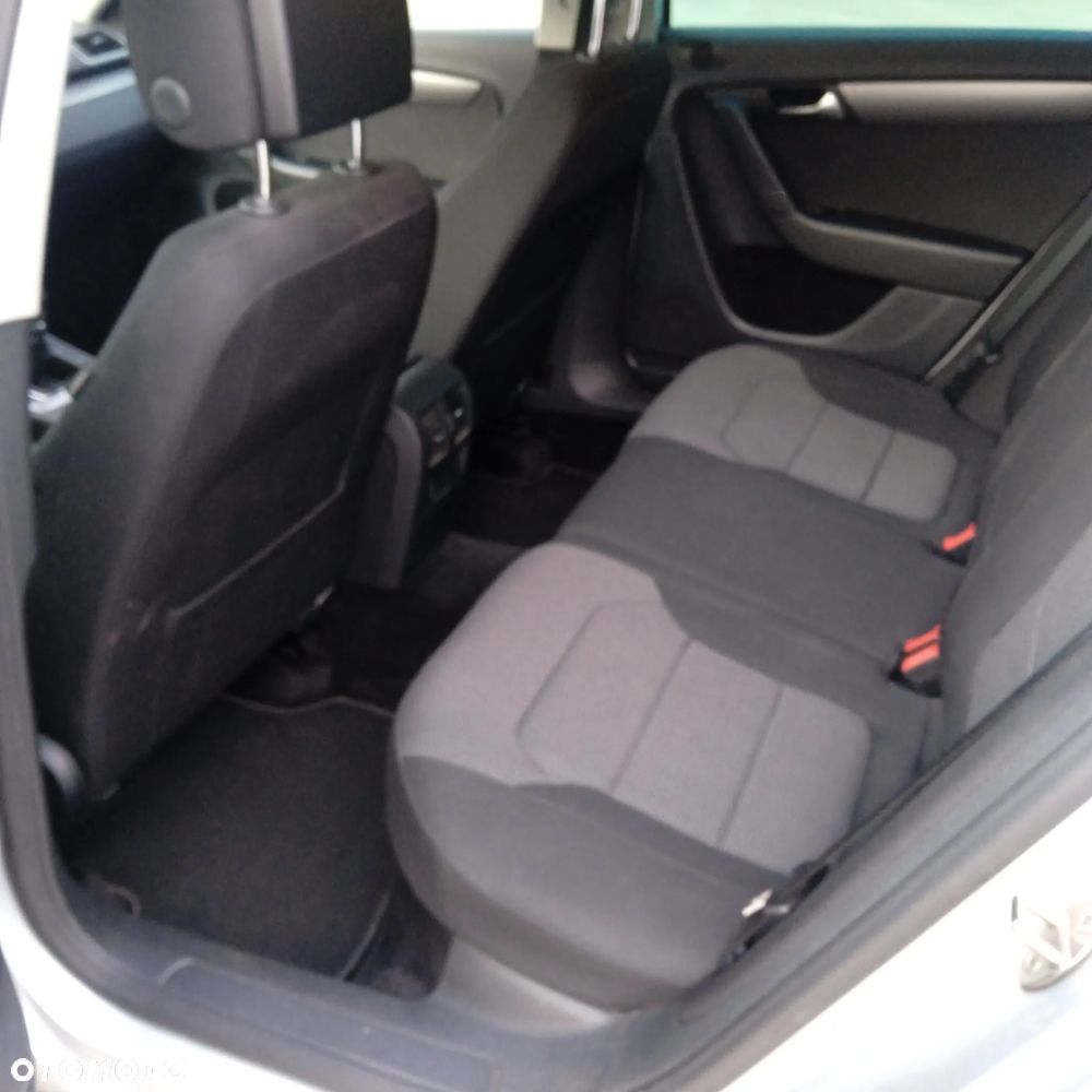 Volkswagen Passat 2.0 TDI Comfortline - 14