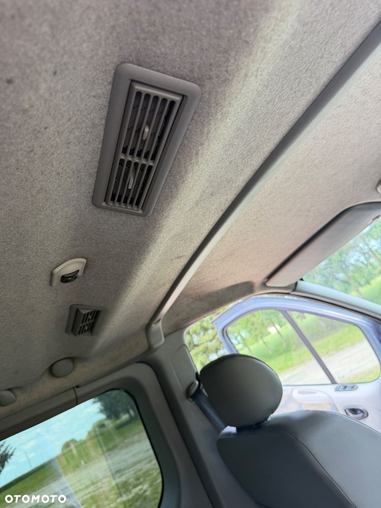 Renault Trafic Passenger - 31