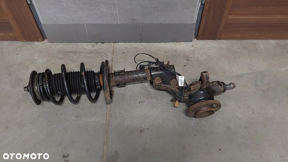 MCPERSON ZWROTNICA LEWY PRZÓD RENAULT MASTER III 3 2,3 - 3