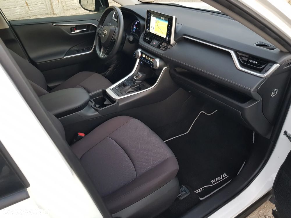 Toyota RAV4 - 6