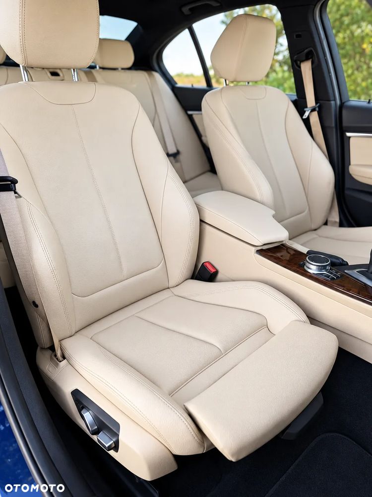 BMW Seria 3 330i Luxury Line sport - 15