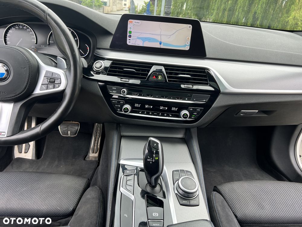 BMW Seria 5 520d M Sport - 13