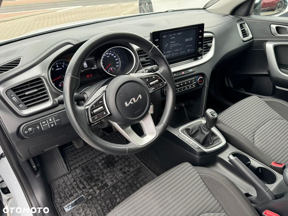 Kia Ceed 1.5 T-GDI M - 10