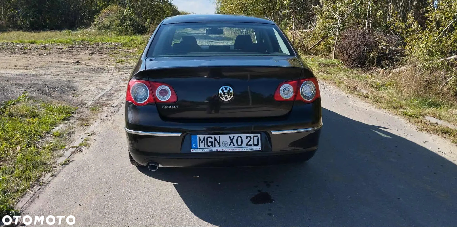 Volkswagen Passat - 4