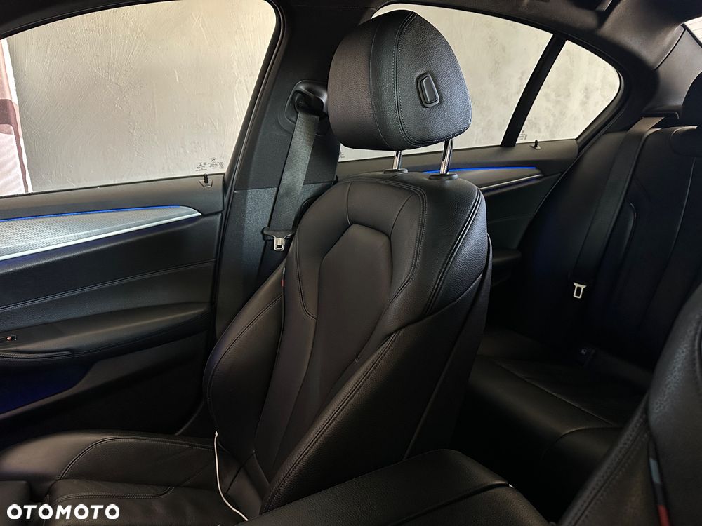BMW Seria 5 520d xDrive - 12