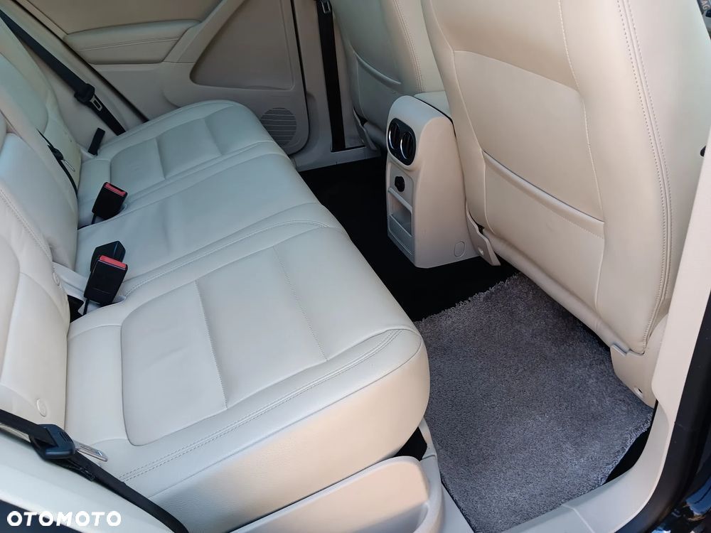 Volkswagen Tiguan - 10