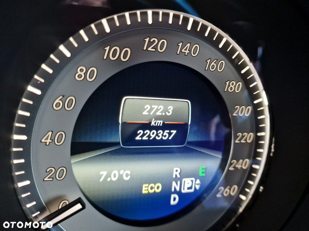 Mercedes-Benz Klasa E 200 7G-TRONIC Avantgarde - 32