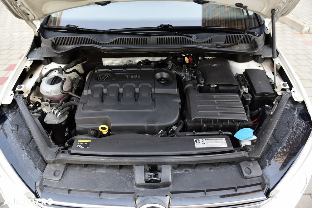 Volkswagen Golf 1.6 TDI DPF BMT DSG Comfortline - 12