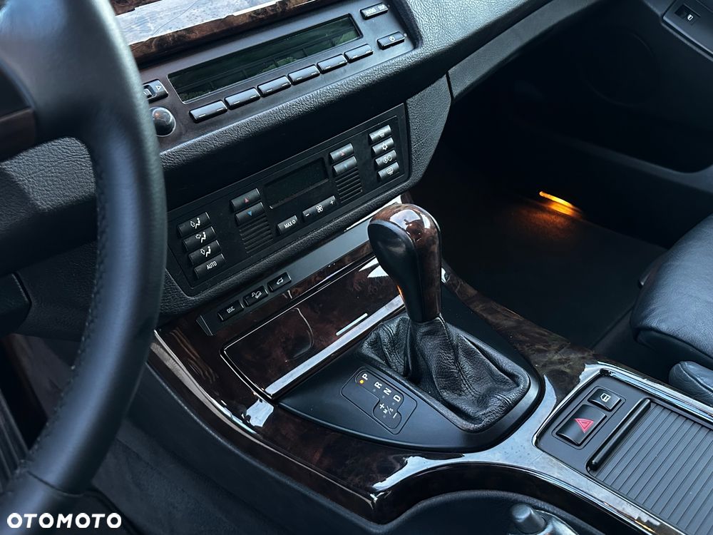 BMW X5 3.0 i - 16