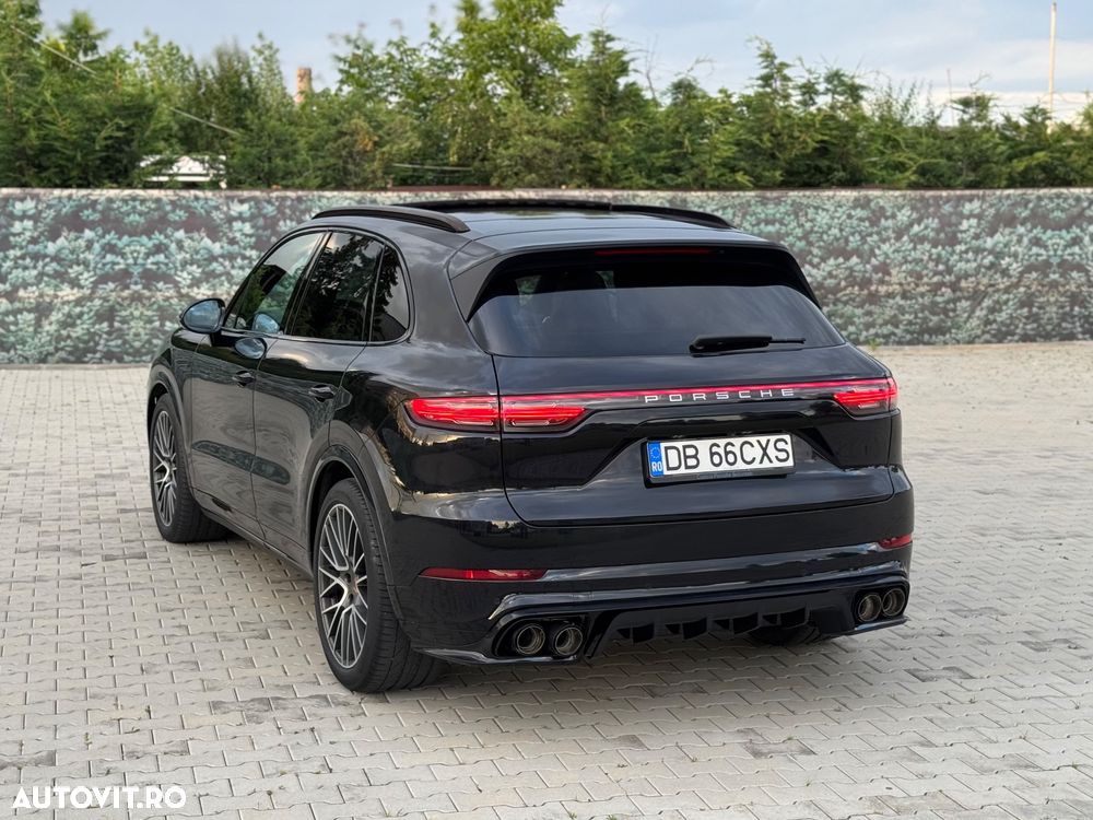 Porsche Cayenne - 6