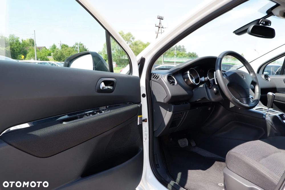 Peugeot 5008 HDI FAP 110 EGS6 Premium - 25